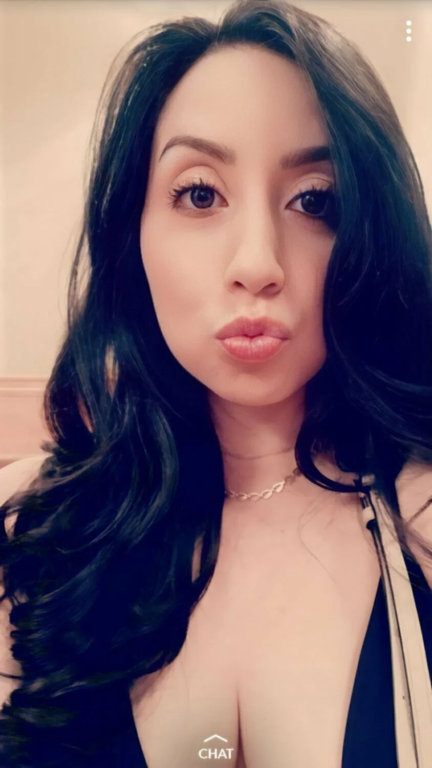 Sexy milf ready to be shared image 23