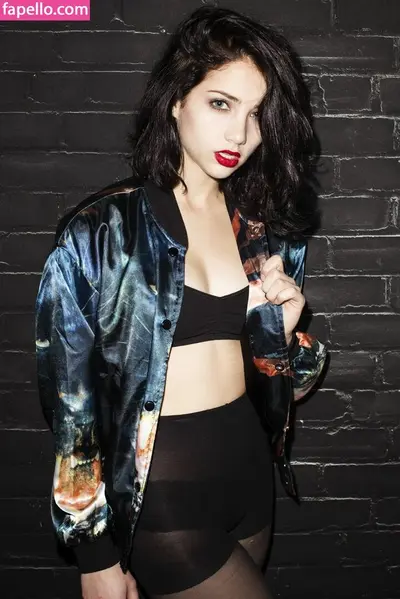 Could Emily Rudd be a good pegger? cover image