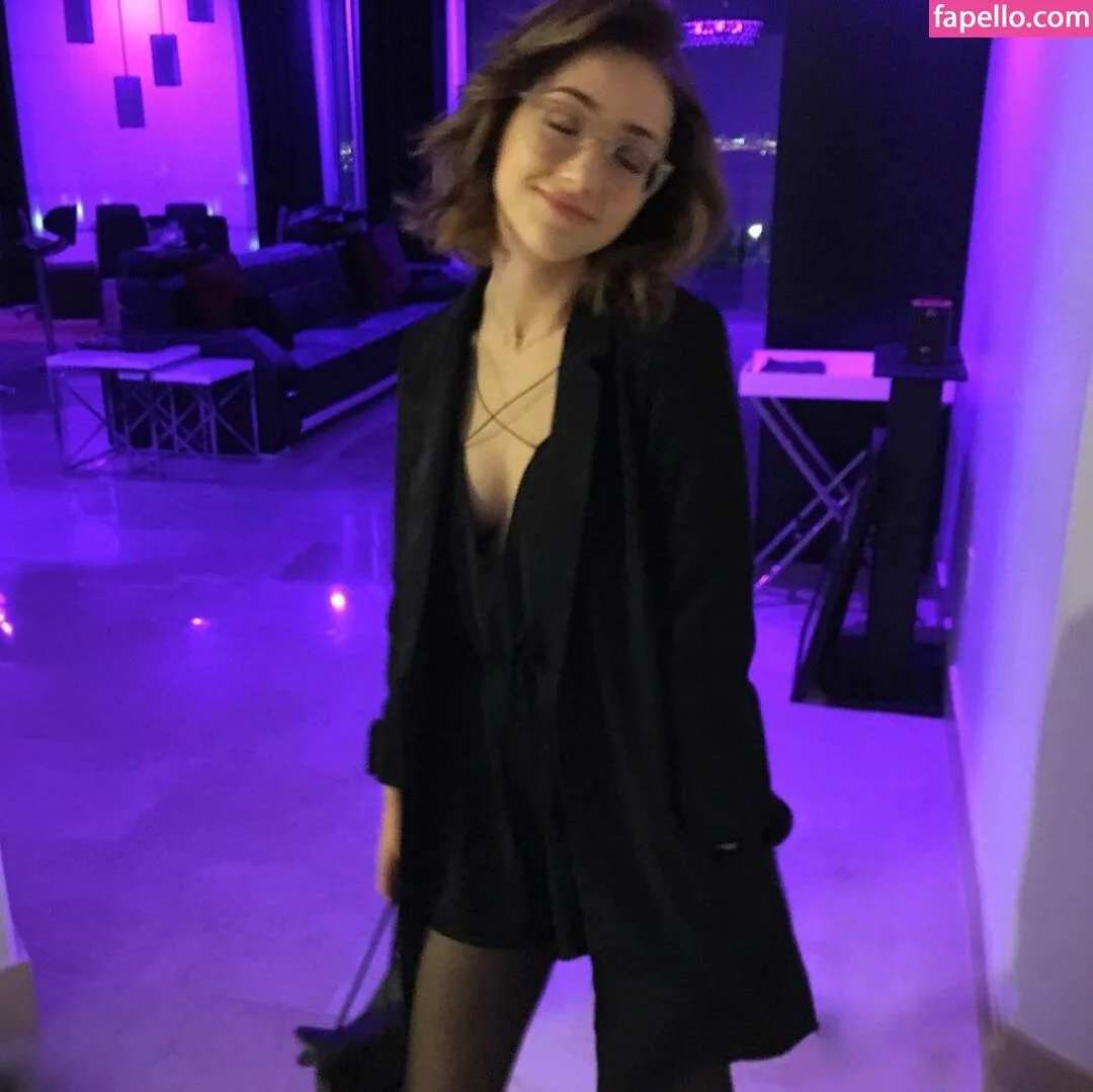 Could Emily Rudd be a good pegger? image 8