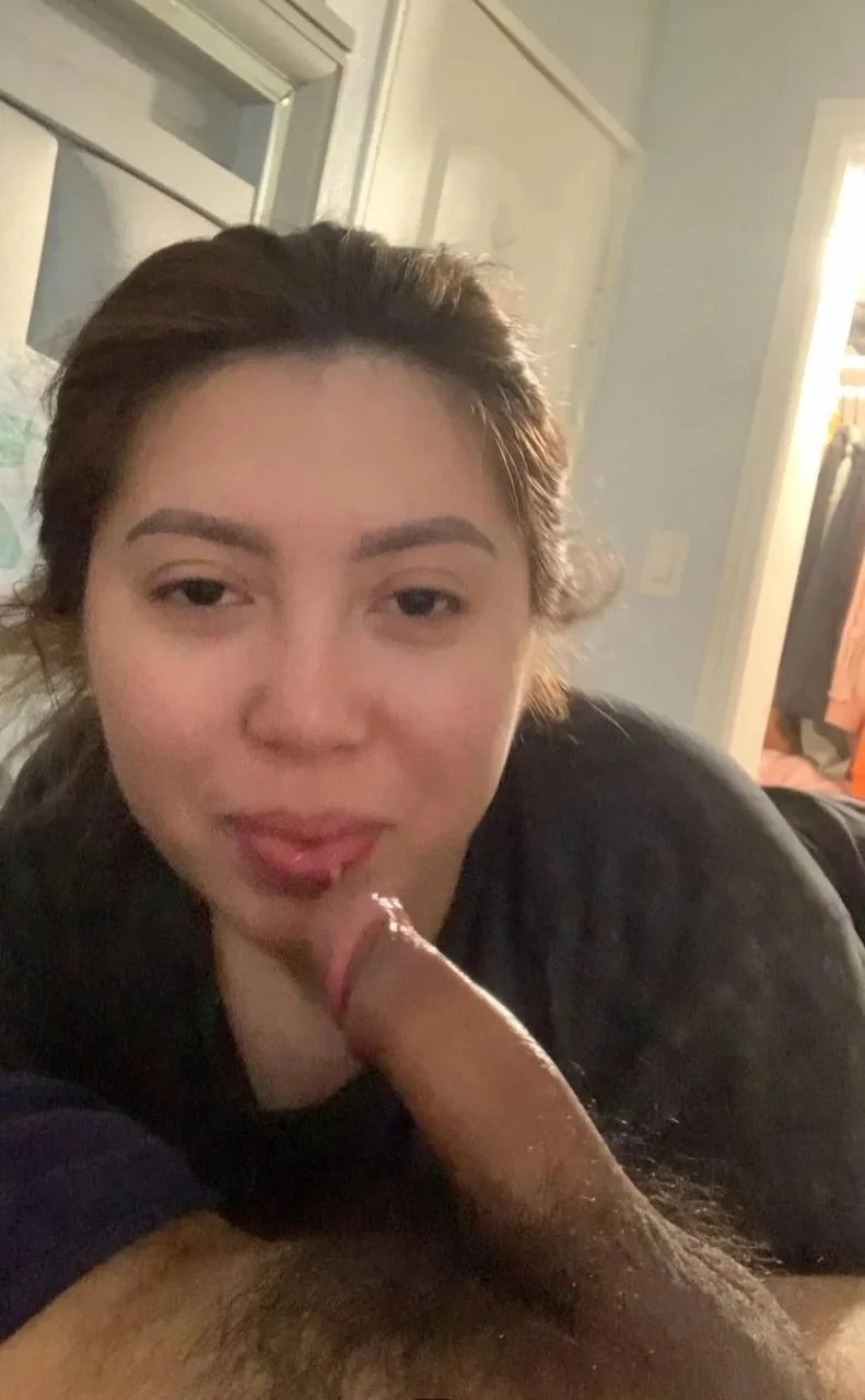 Rica Gordibuena puta pide que le den por el culo image 23