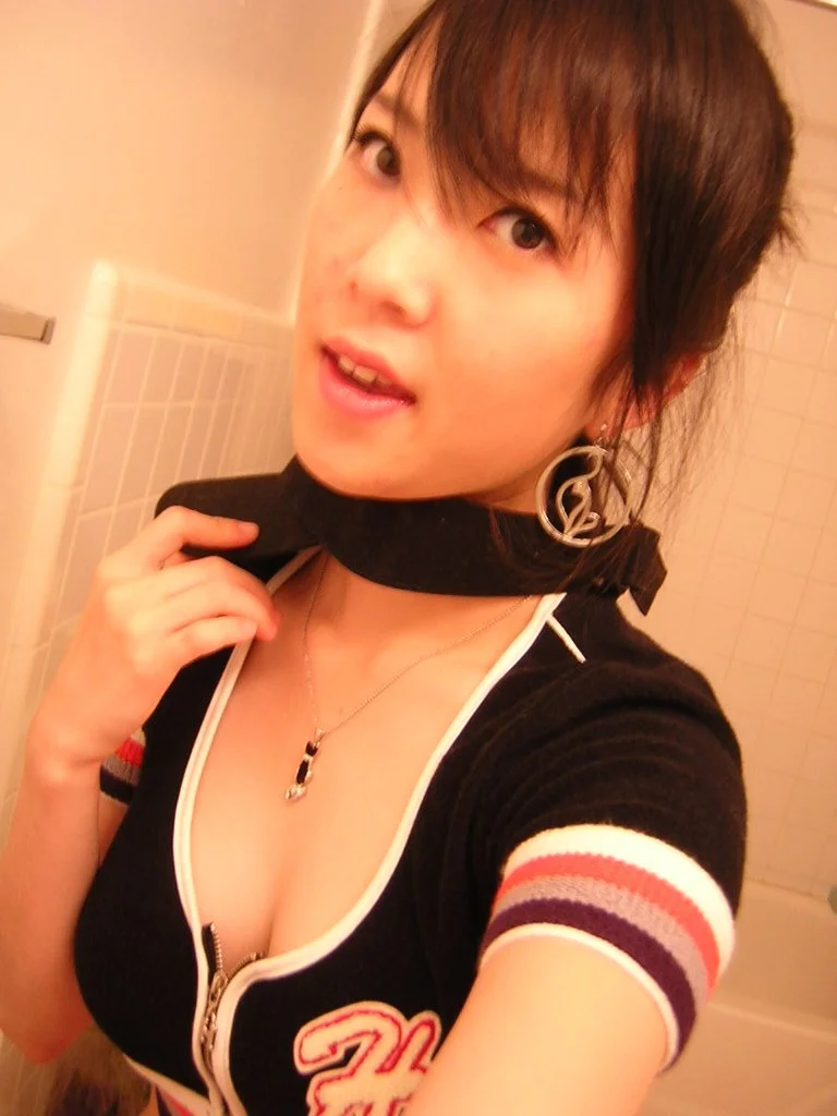 Chinese amateur girl 32 image 9