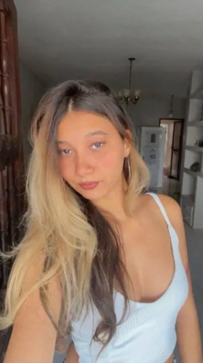 Novinha casada foi vazada mamando dotado 🔥🔞 cover image