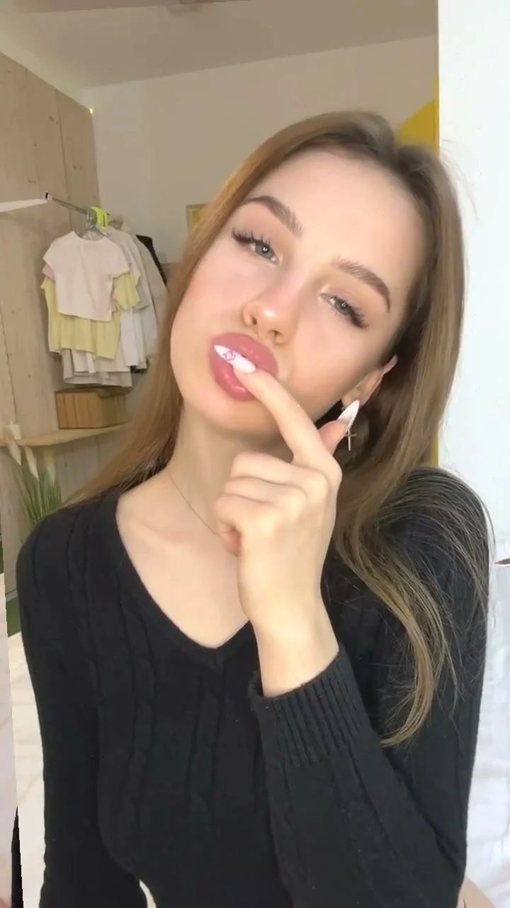 🔞 busty tight slut cumming hard shaved pussy nude 🍑💦 OF image 3