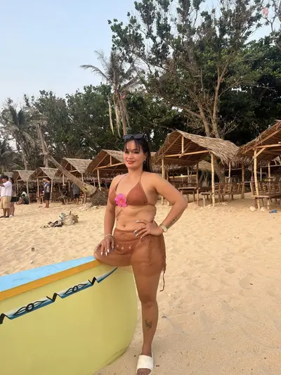 Mum of 4 from the philippines cover image