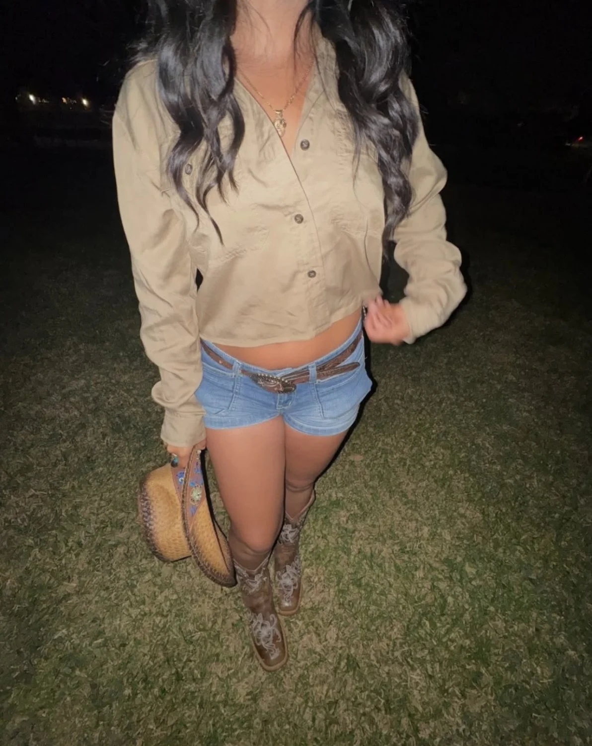 Sexy Latina mami with a pretty face and hot body image 10