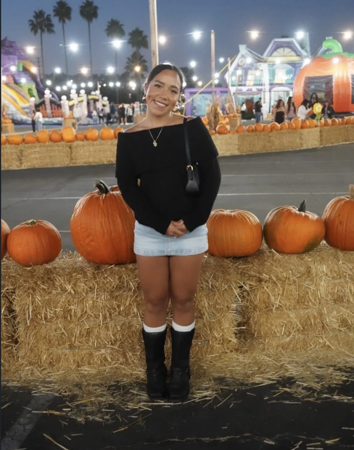 Sexy Latina mami with a pretty face and hot body image 8