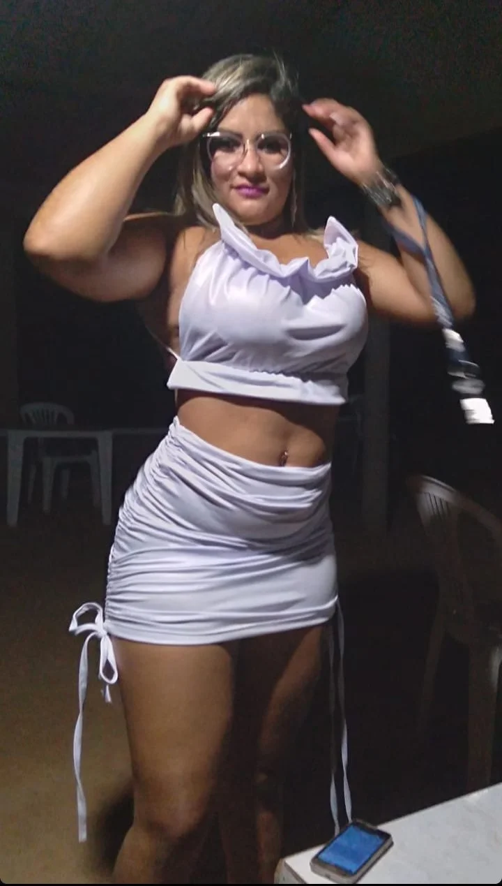 Elizana loira gostosa puta pra crlh image 3