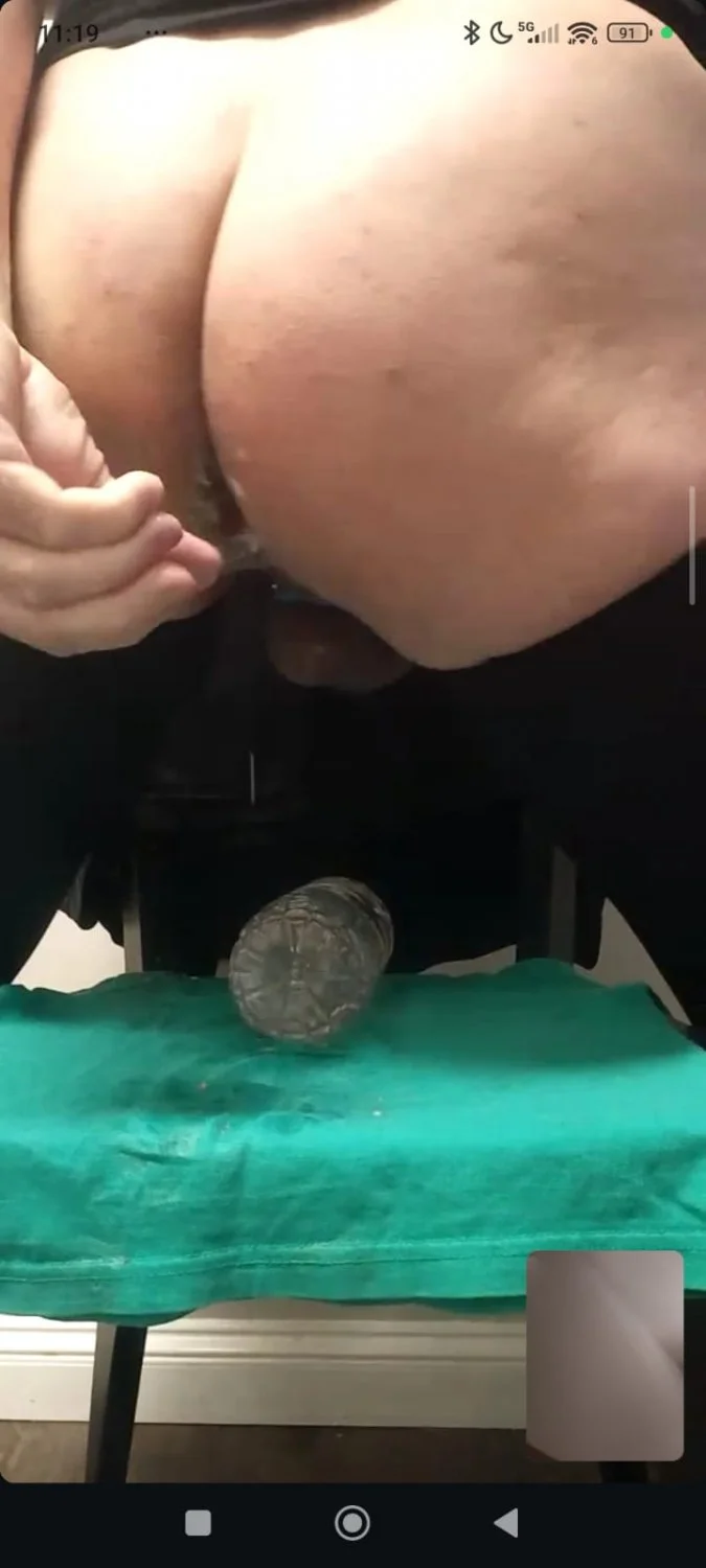 exibindo o cu arrombado na chamada de vídeo image 35