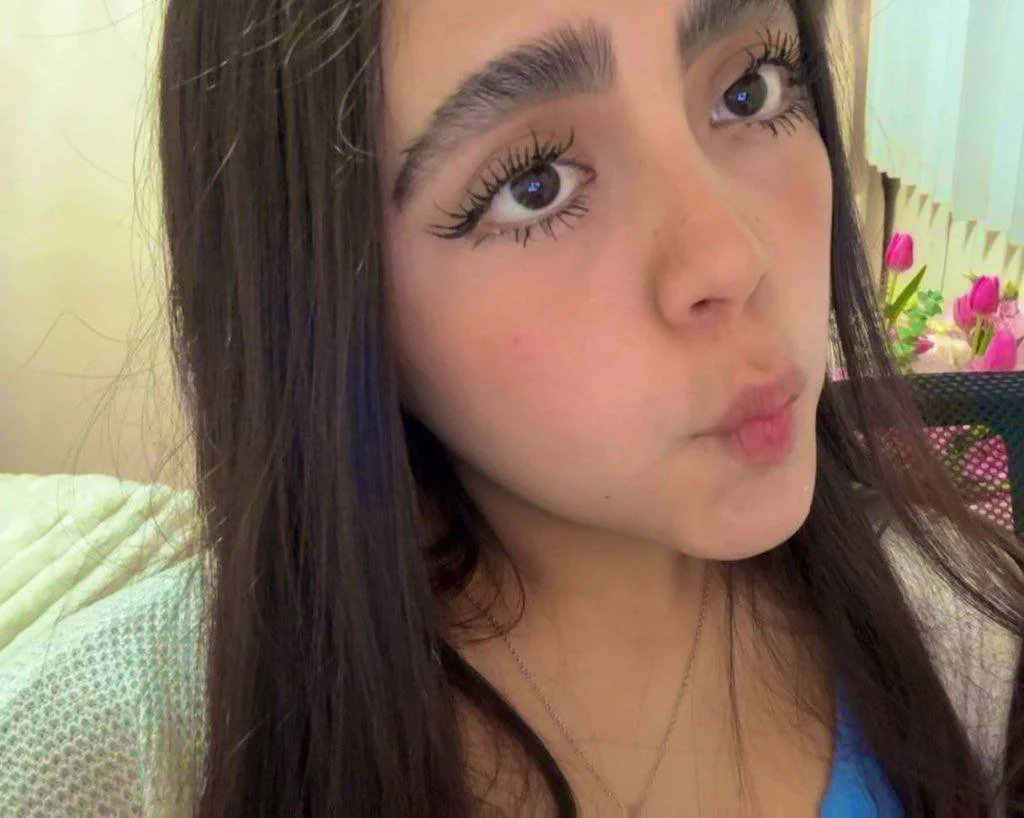 Que les parece la puta novia sumisa que un seguidor me entrego image 3