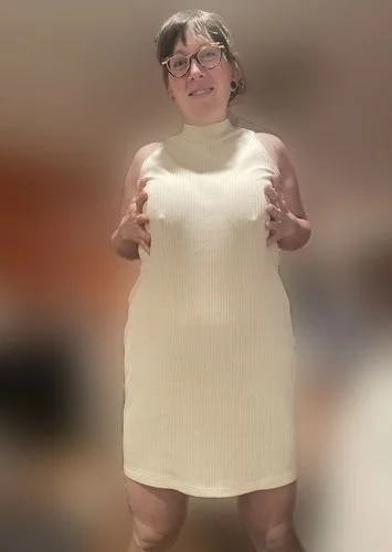Chubby wife image 5