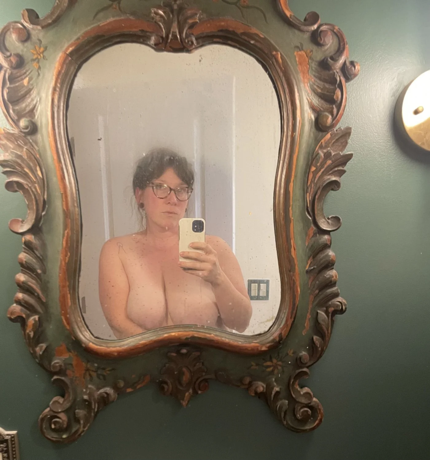 Chubby wife image 6