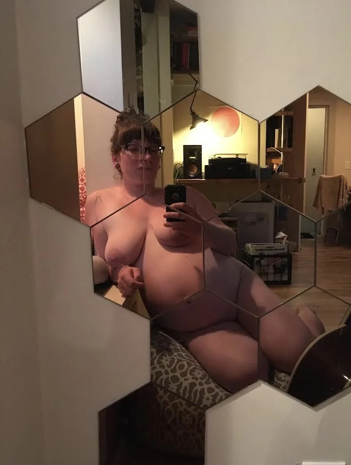 Chubby wife image 8