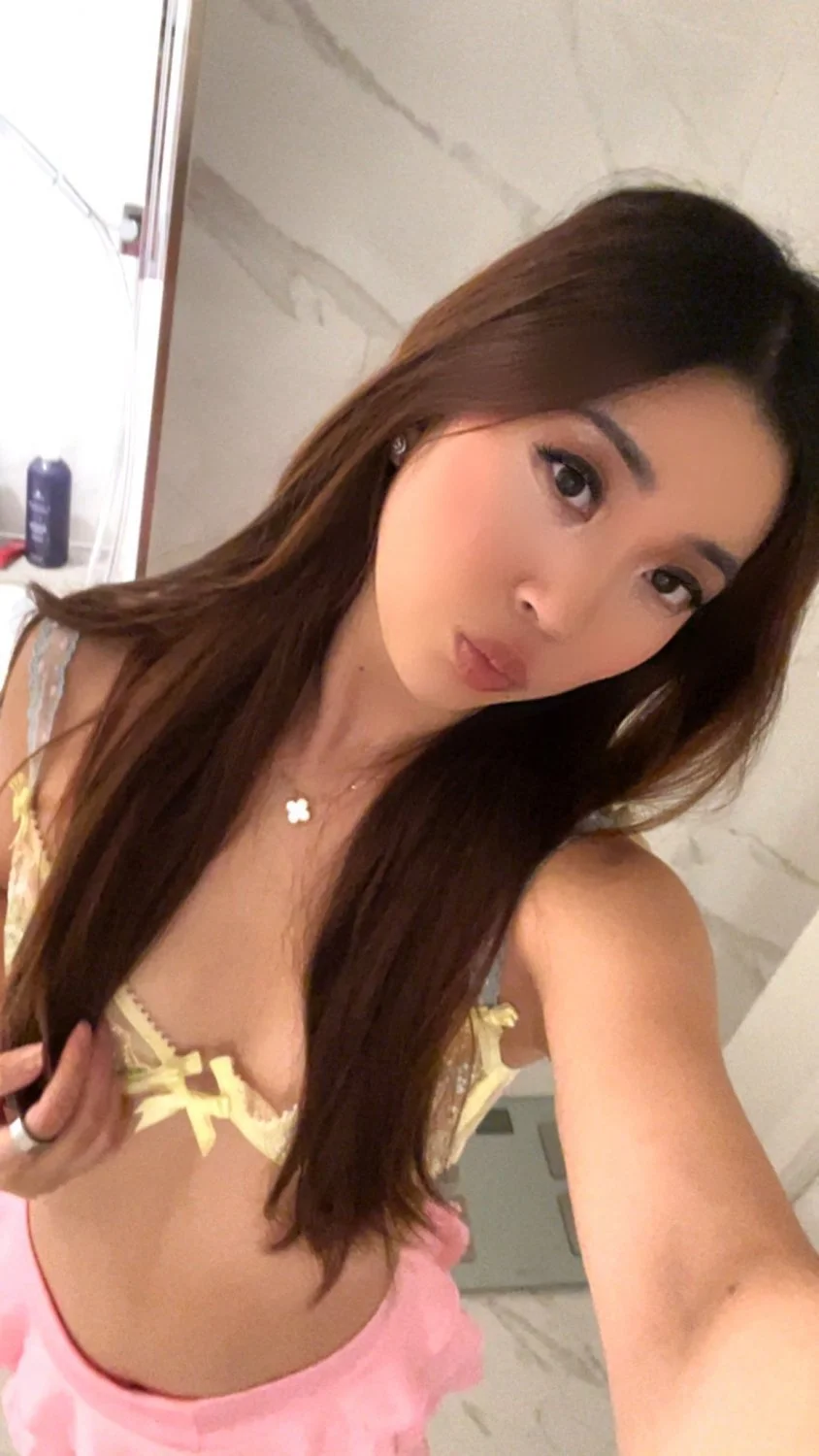 Julie Tiktoker Asian thicc booty gone wild leaks image 2