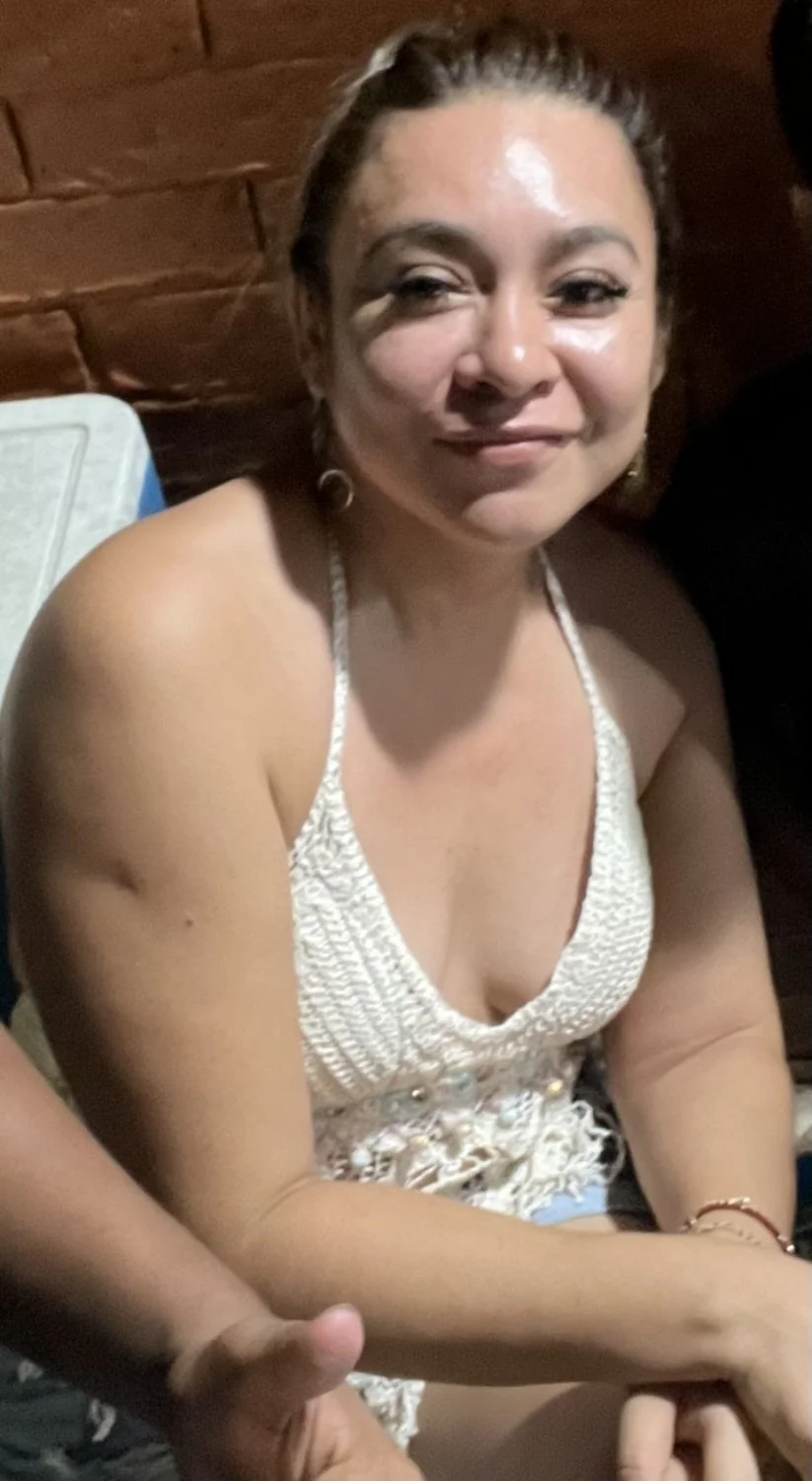 Me encanta viol4r a la putita de mi mamá cuando está borracha🔥😍 main image