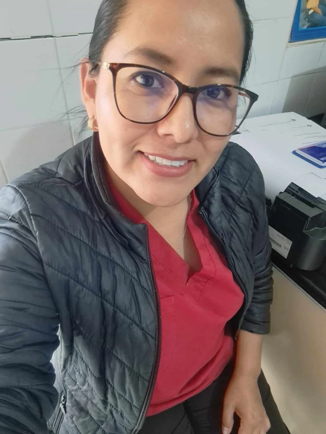 Mi doctora putita envia su pack main image