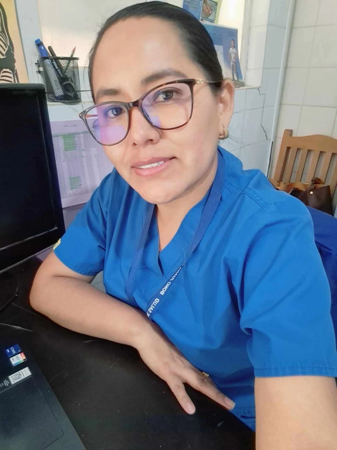 Mi doctora putita envia su pack image 31