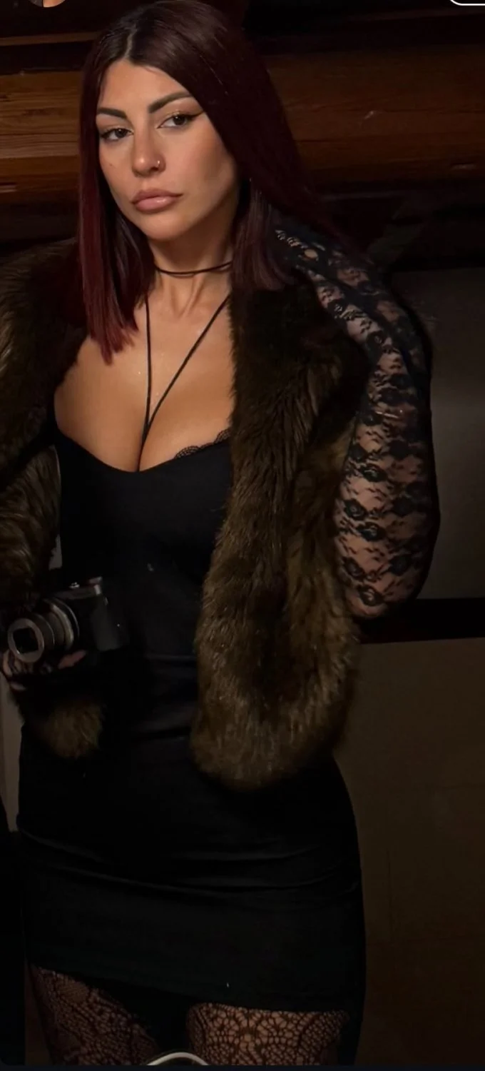 Perfect body sexy redhead image 3