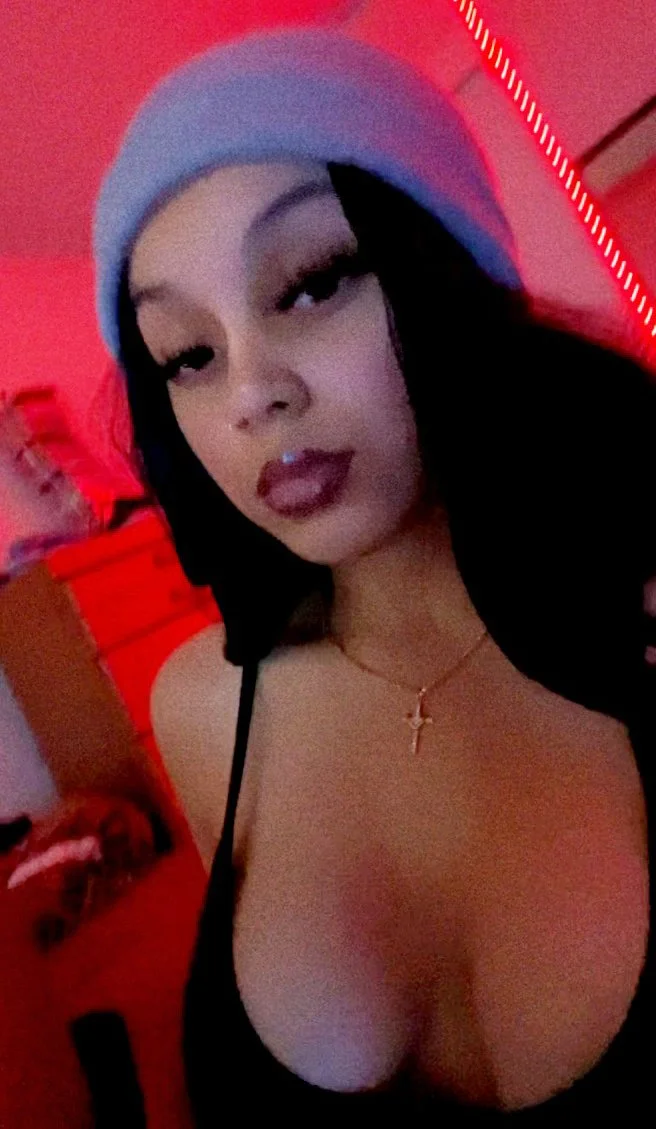 Aliyah's Amazing Tits & Large Areolas Selfies image 34