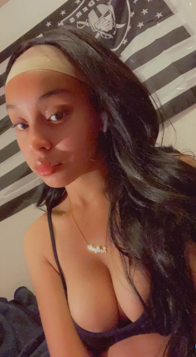 Aliyah's Amazing Tits & Large Areolas Selfies image 43