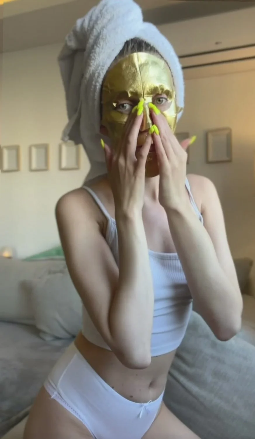 🔞 Sexy big tits tight orgasming naked wet pussy 🍑💦 OF now image 5