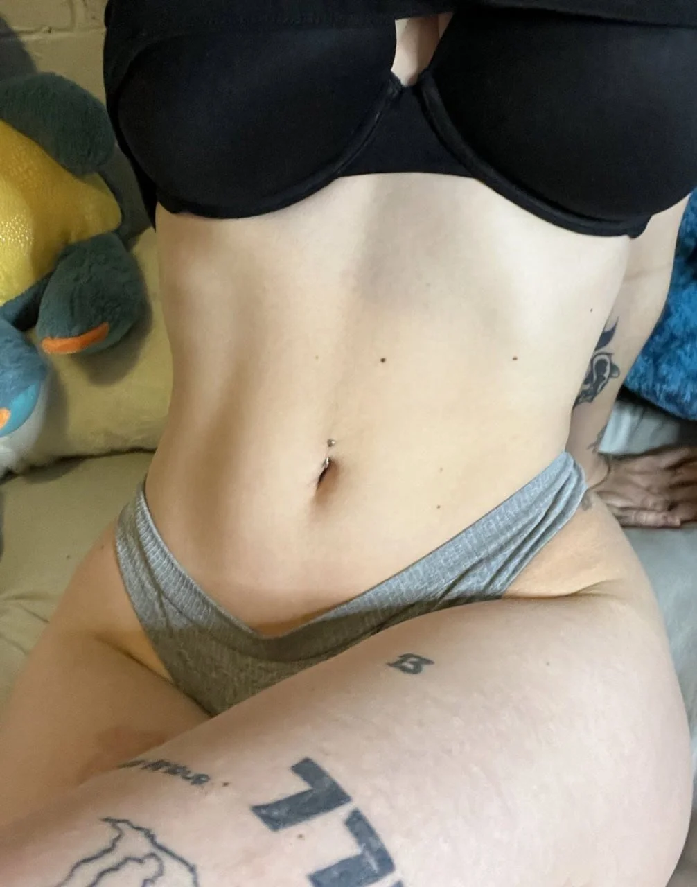 Novinha gostosa do discord mostrando a grande gostosa que é delicia rosinha image 16