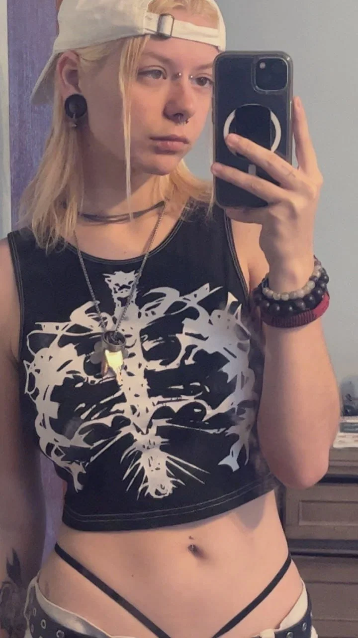 Novinha gostosa do discord mostrando a grande gostosa que é delicia rosinha image 2