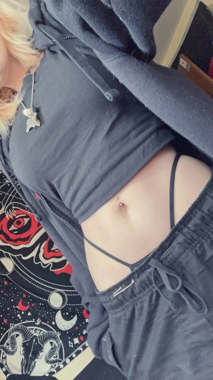 Novinha gostosa do discord mostrando a grande gostosa que é delicia rosinha image 27