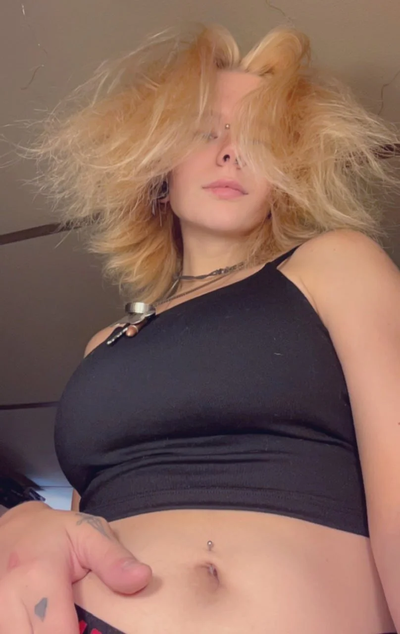 Novinha gostosa do discord mostrando a grande gostosa que é delicia rosinha image 37