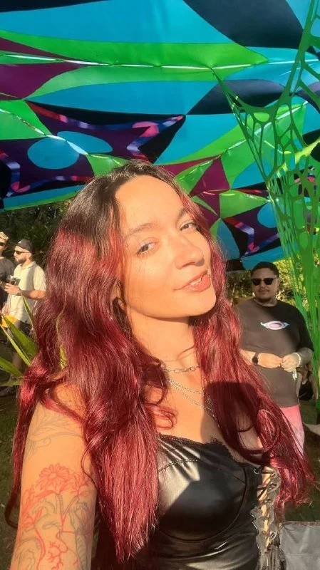 Ruiva puta vazada abrindo o cuzinho! novinha mandava video pro namorado e caiu na net main image