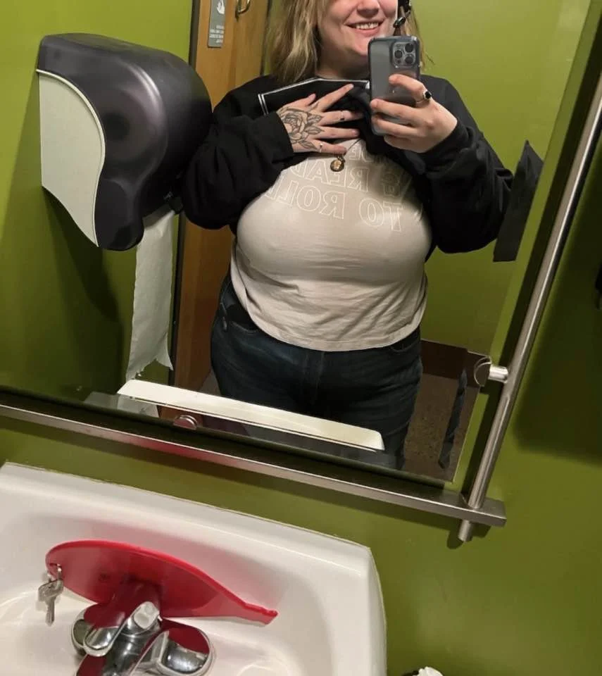30 yo Ashley got cheated on and became a webslut dm her ex on kik:Sdgtvb image 25