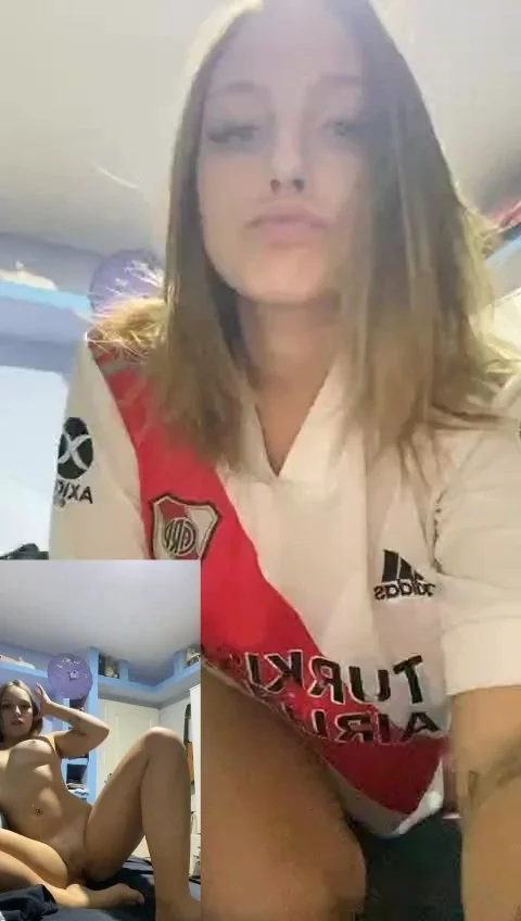Pendeja Argentina rubia hermosa culona rica coño delicioso grabándose cachonda image 2