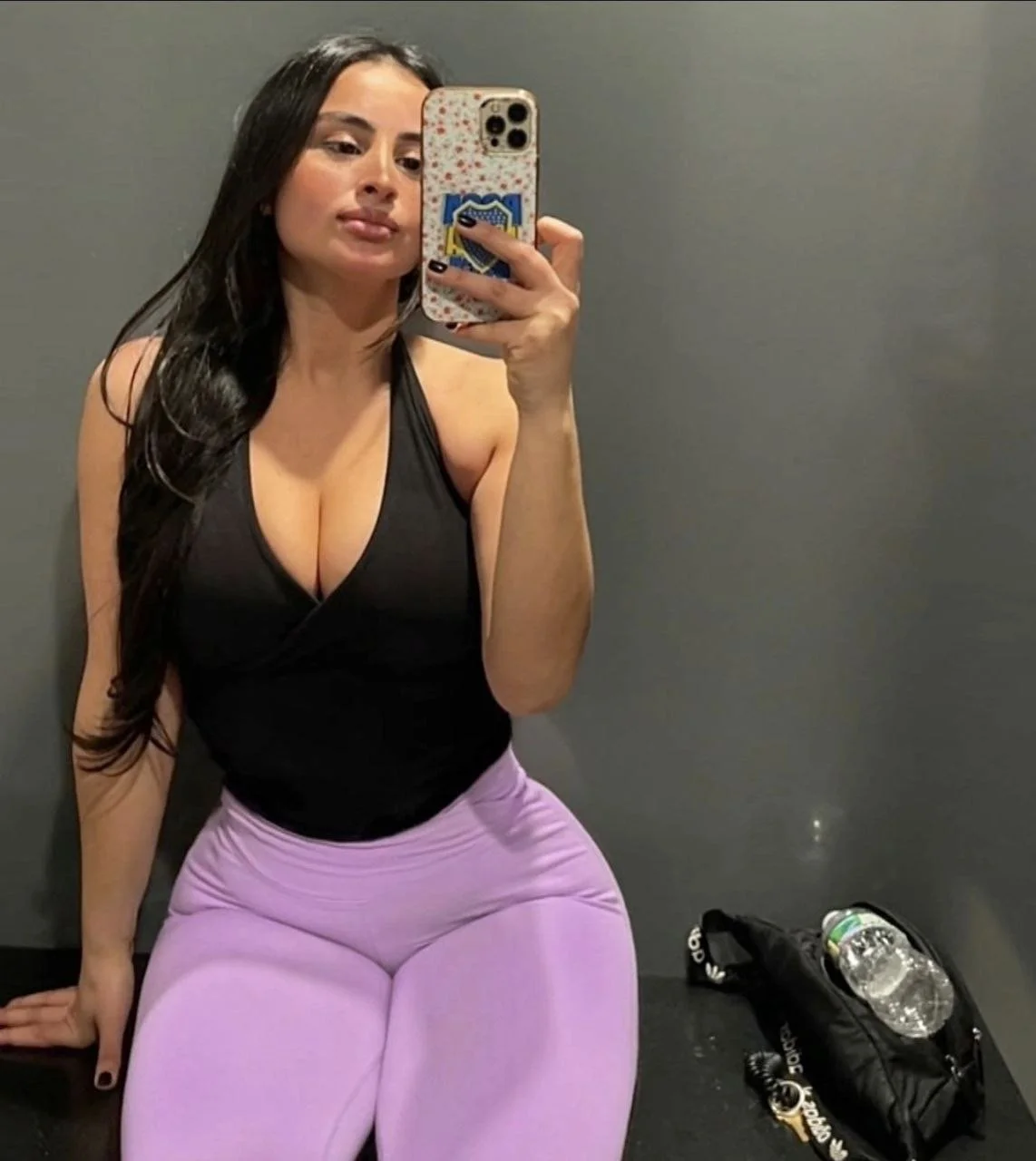 Sexy slut from Argentina leaked image 12