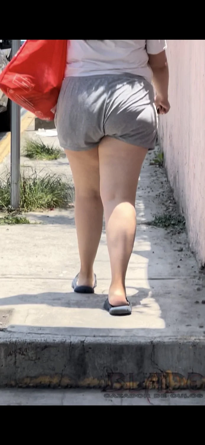Gordita pal caso o pa la cama main image
