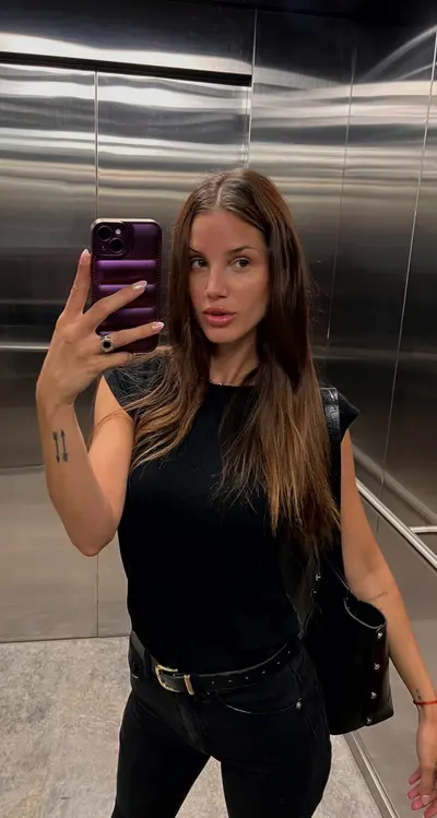 Who can make me cum before we get to my office floor cover image