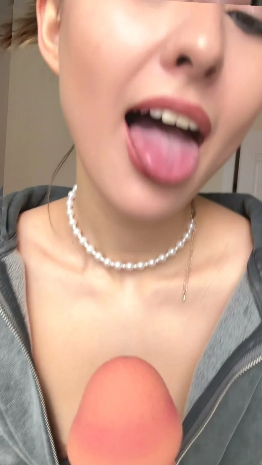 🔞 Hot tight huge tits nude grinding pussy 😈🍑 Check OF now main image