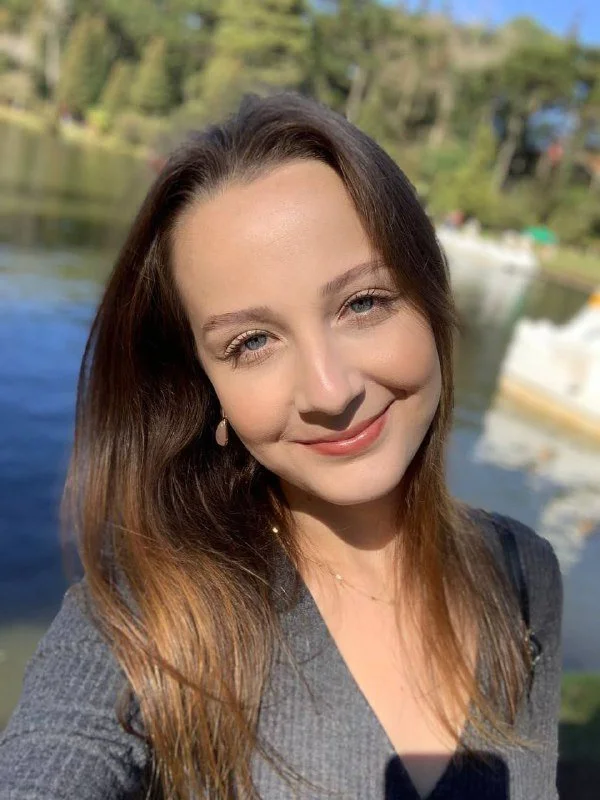 Loira novinha caiu na net depois de ser vazada pelo corno image 12