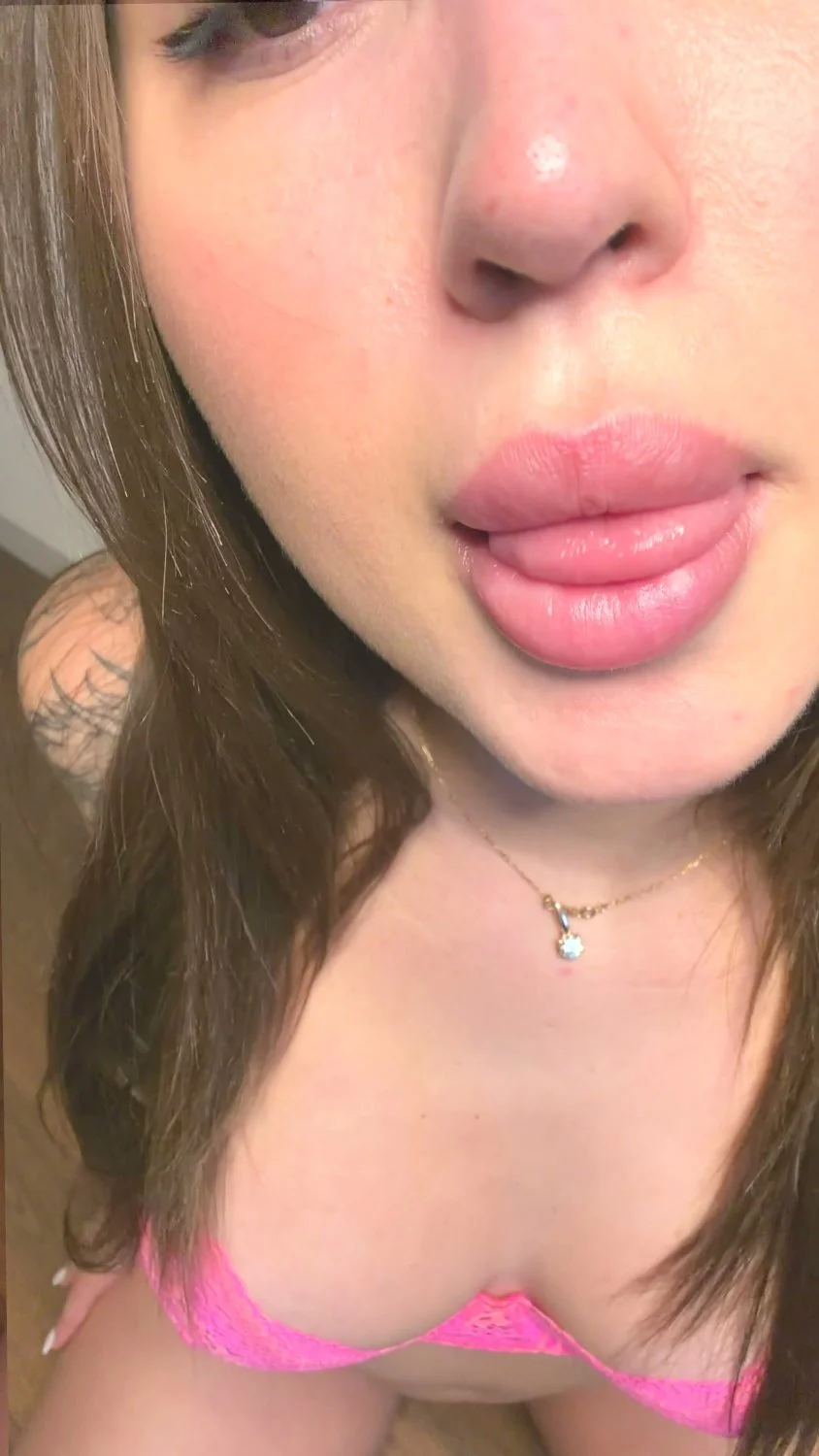 🔞 round ass hot slut fucking shaved pussy nude 🍑💦 OF main image