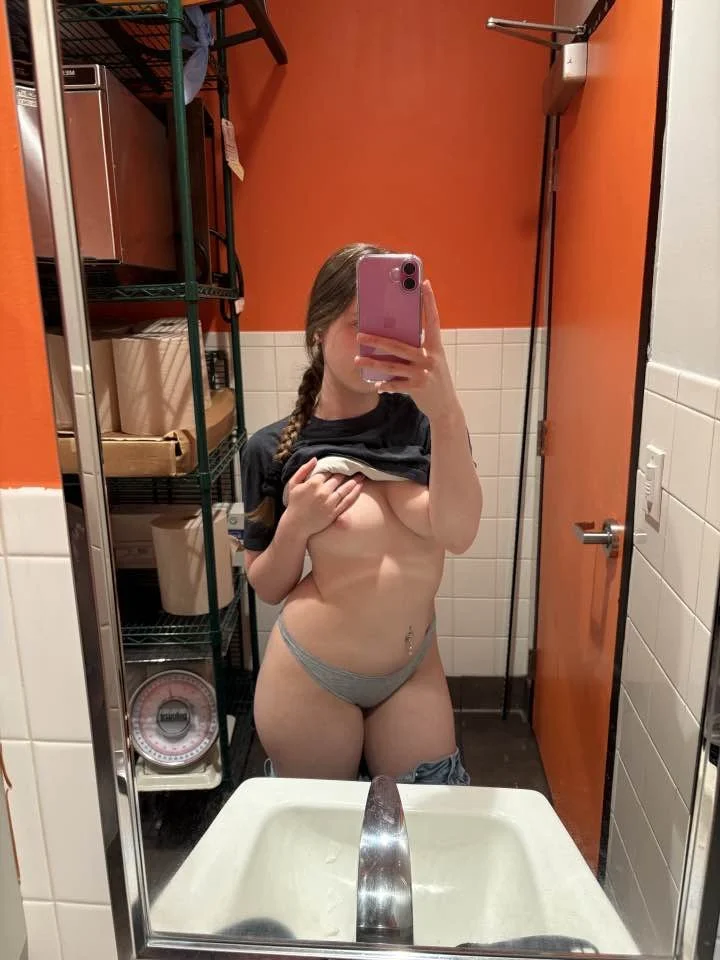 Meet the newest addition to the stable: Yesenia Mendoza, 20. Kik me at OGBullKing for same. image 2