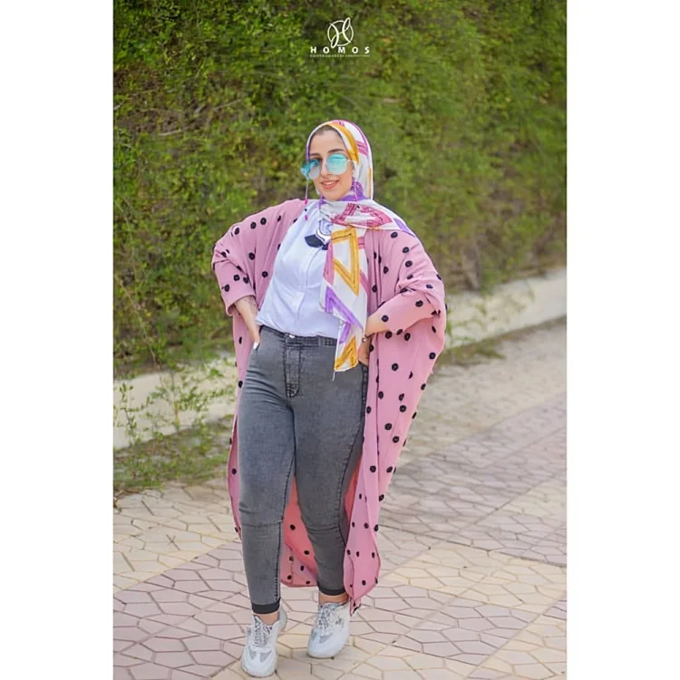Arab Hijabi image 4