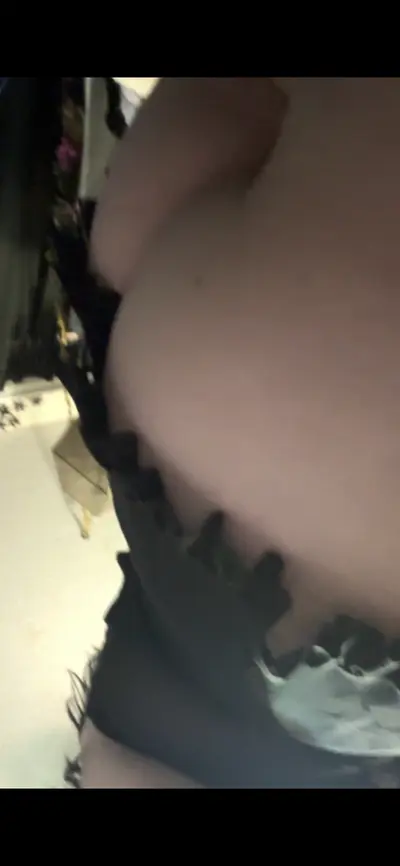 exposing my girlfriend cover image