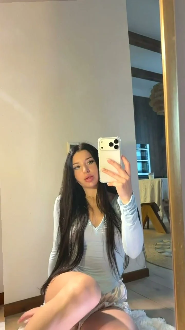 🔞 Sexy petite body slutty pussy eating naked wet pussy 🍑💦 OF now main image