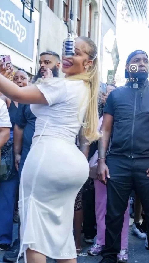 Latto Showing Off Her Gyatt image 3