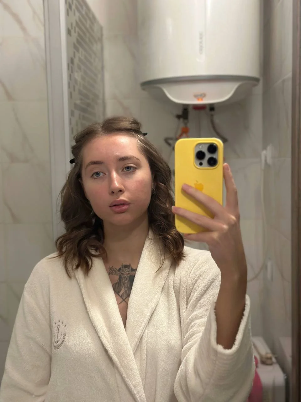 Post shower towel drop!🍒 image 4