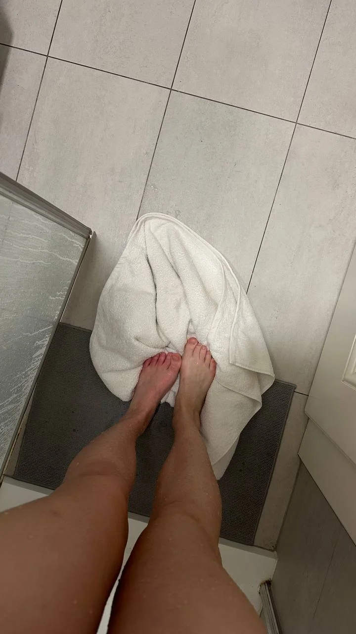 Post shower towel drop!🍒 image 5