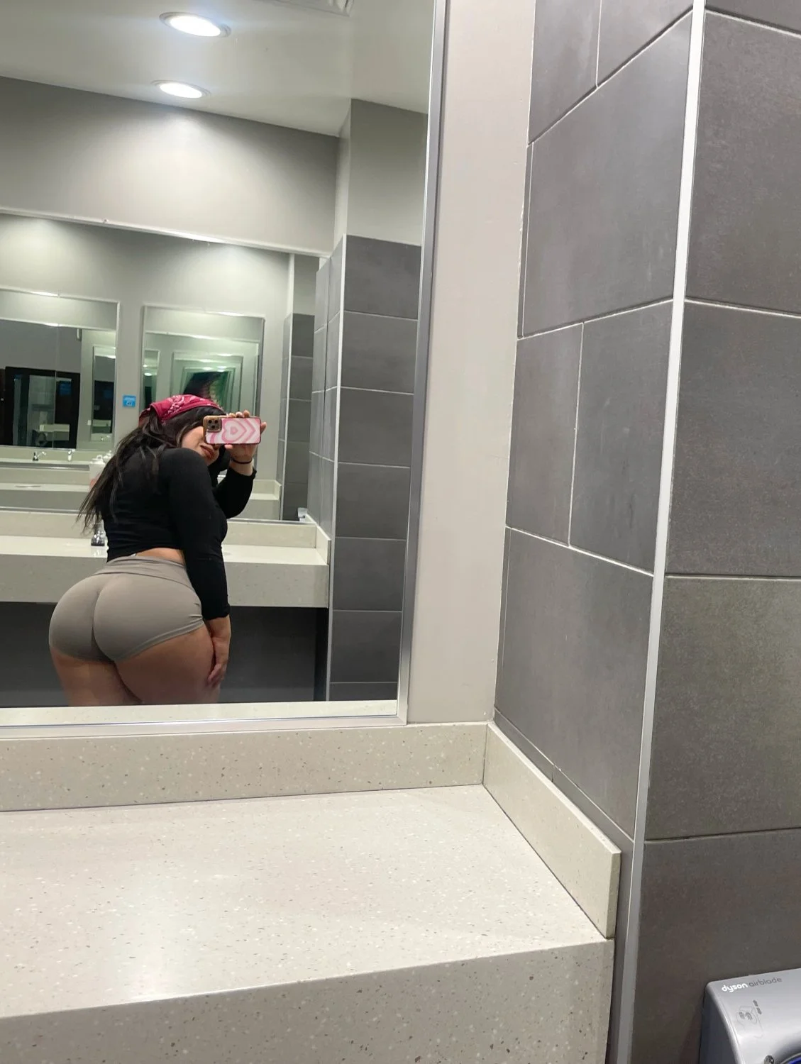 Gym Time🔥🍑💪🏼 image 6