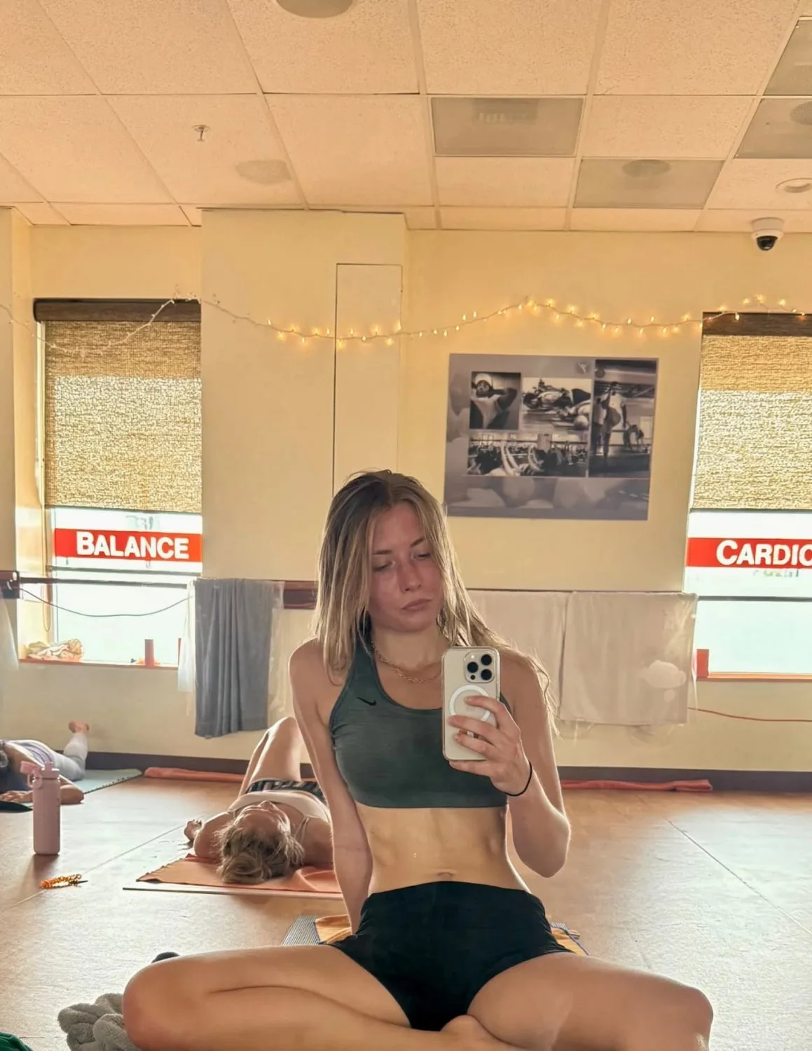 Bop Emilia Bullock leaks, dm me image 4