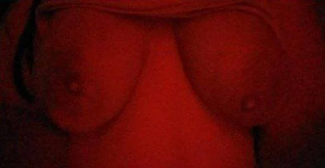 Que les parece esta puta zorra tetona image 27