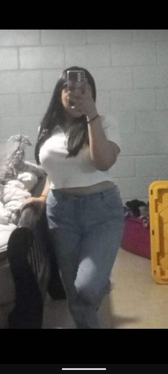 Que les parece esta puta zorra tetona image 39