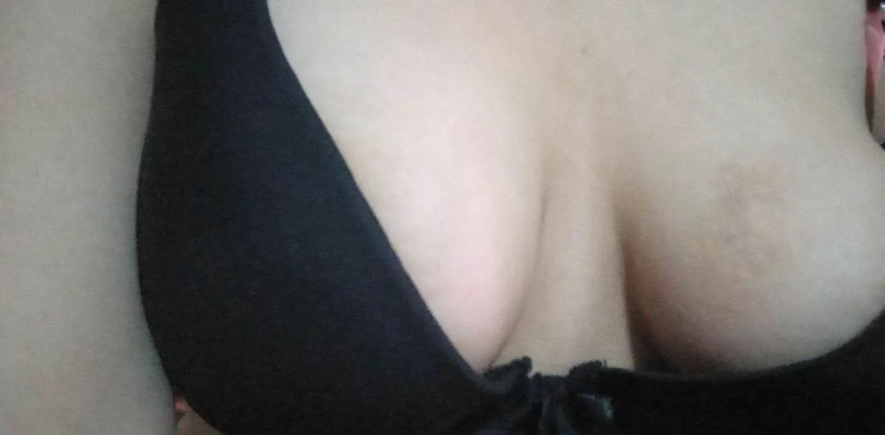 Que les parece esta puta zorra tetona image 6