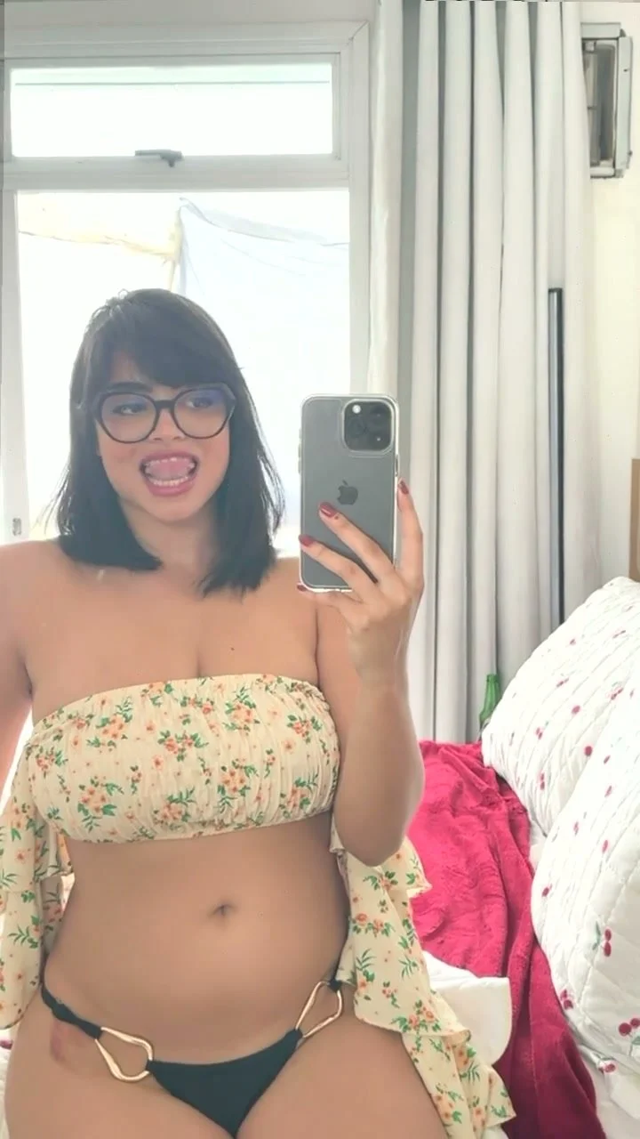 🔞 Hot petite curvy body nude titfuck pussy 😈🍑 Check OF now image 5
